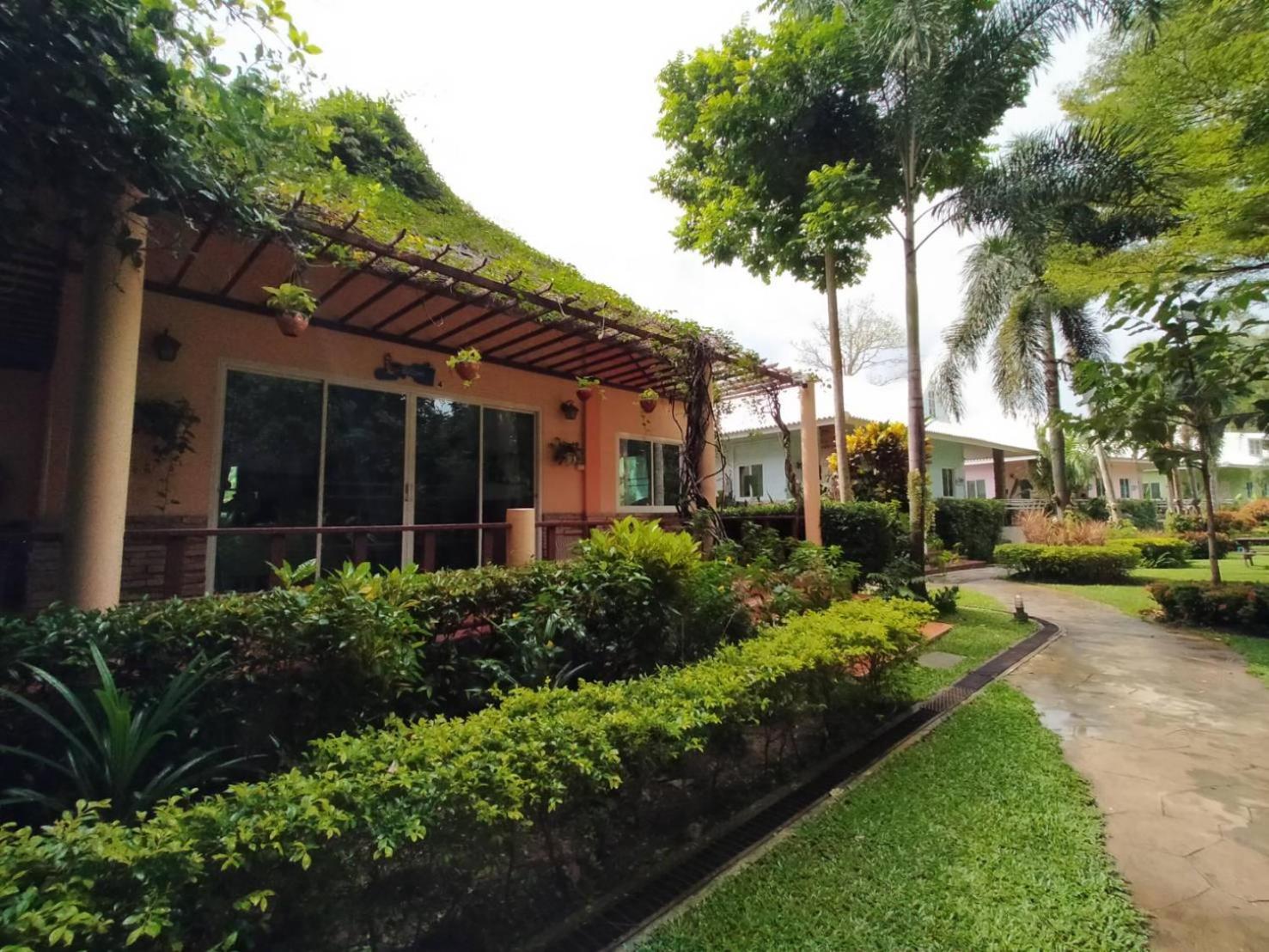 Watermill Resort Nong Nam Daeng Buitenkant foto